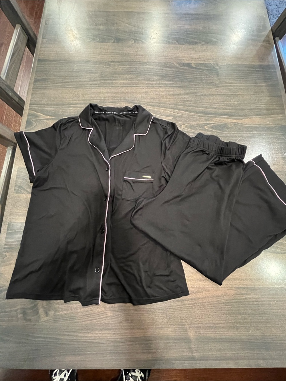 BCBGMAXAZRIA Pajama Set
Size: Medium 
Color: Black with Pink detailing